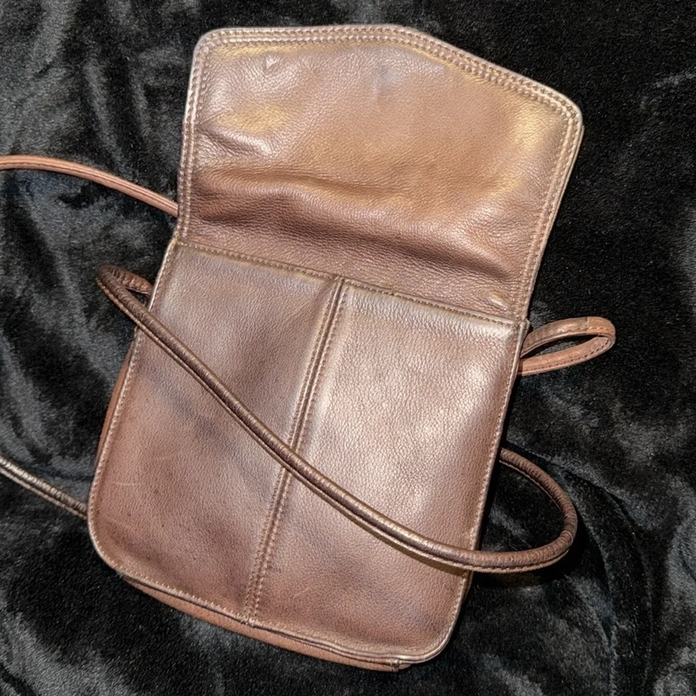 Fossil crossbody bag purse brown 100% Genuine leather.